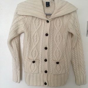 Gap cable knit button down cardigan. Size medium